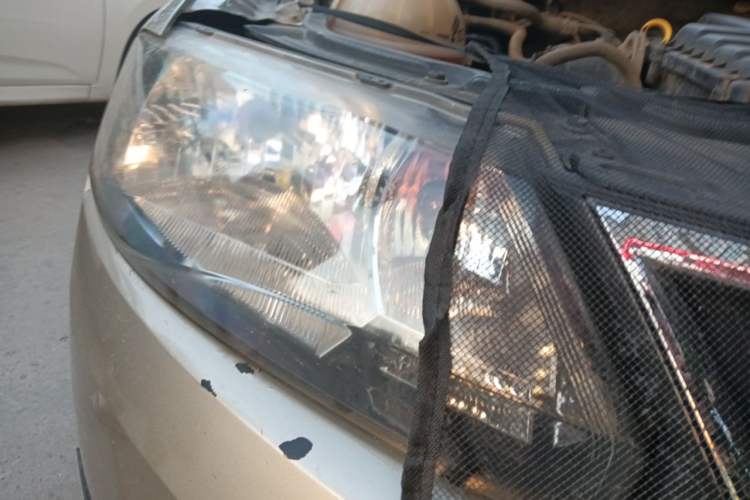 Used Skoda Rapid 2013 1.4L Manual Smart Selection Trim Right Front Headlight