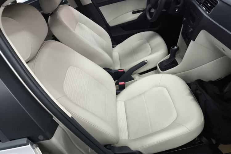 Used Skoda Rapid 2013 1.6L Automatic Smart Selection Model Right Front Seat