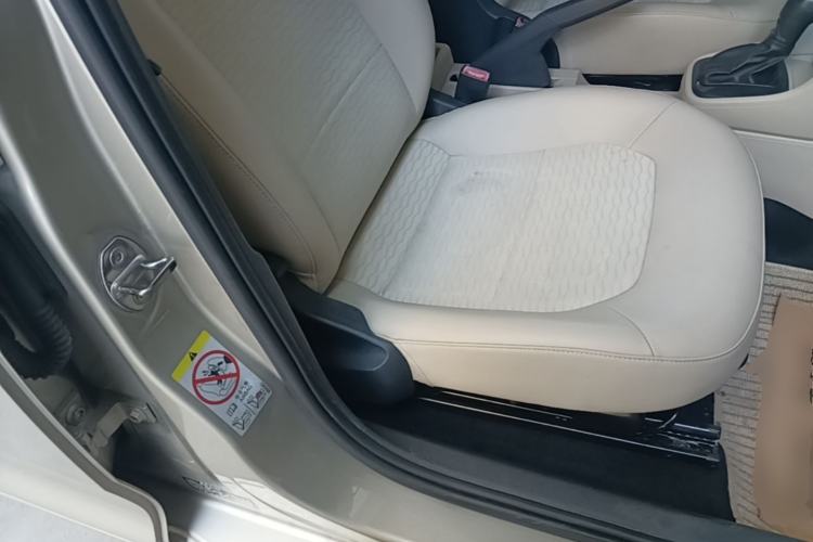 Used Skoda Rapid 2013 1.6L Automatic Smart Selection Model Right Front Seat