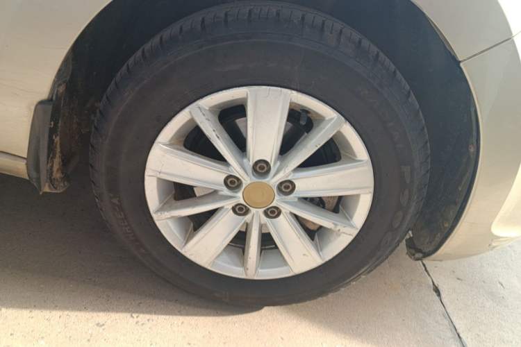 Used Skoda Rapid 2013 1.6L Manual Enjoyment Model Right Front Wheel Hub