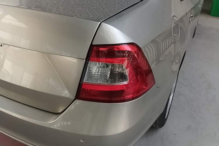 Used Skoda Rapid 2013 1.6L Automatic Smart Selection Model Right Rear Taillight