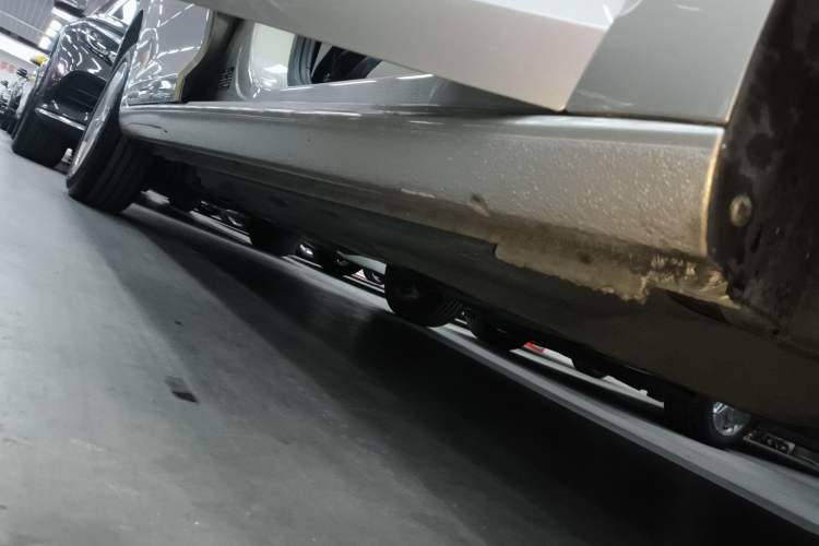 Used Skoda Rapid 2013 1.6L Automatic Smart Selection Model Right Side Sill