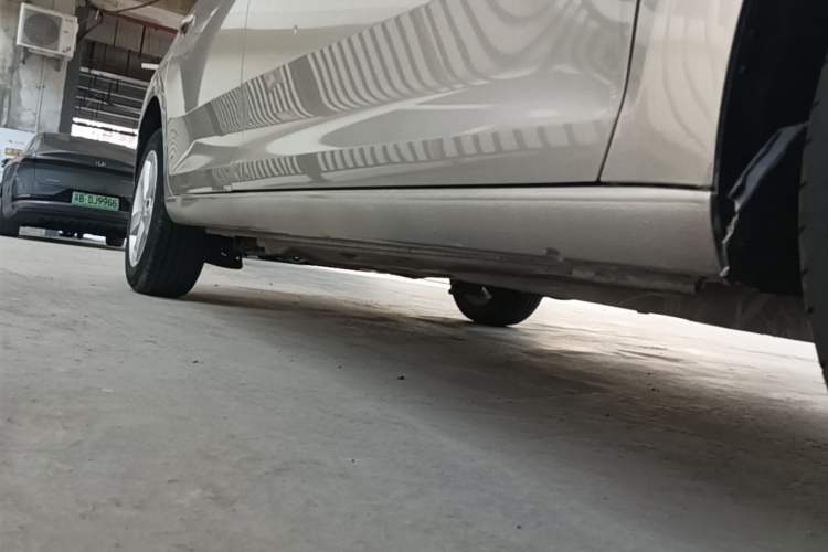 Used Skoda Rapid 2013 1.6L Automatic Smart Selection Model Right Side Sill