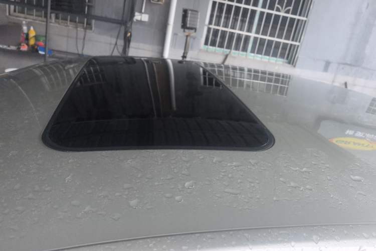 Used Skoda Rapid 2013 1.6L Automatic Smart Selection Model Roof