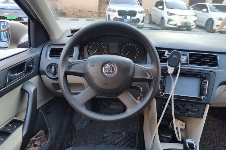 Used Skoda Rapid 2013 1.6L Automatic Smart Selection Model Steering Wheel