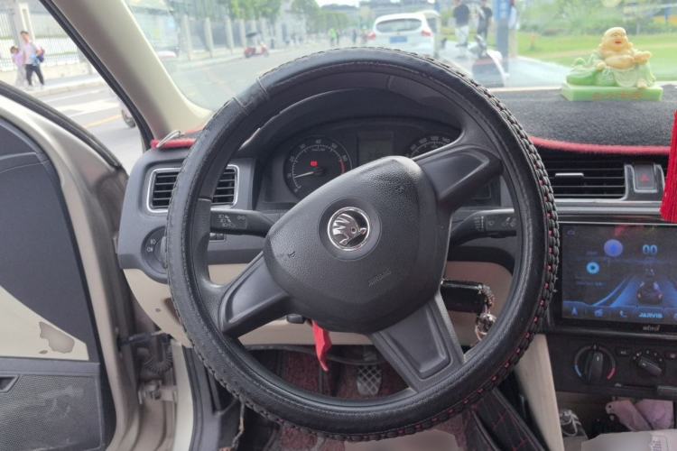 Used Skoda Rapid 2013 1.6L Manual Smart Selection Model Steering Wheel
