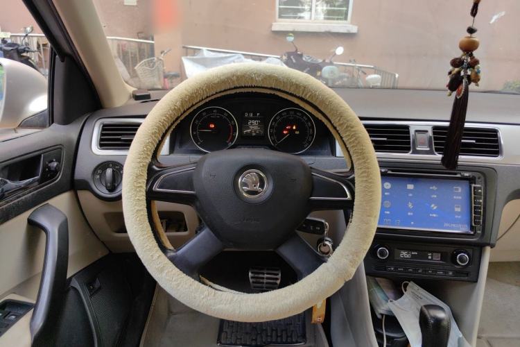 Used Skoda Rapid 2013 1.6L Automatic Preferred Model Steering Wheel
