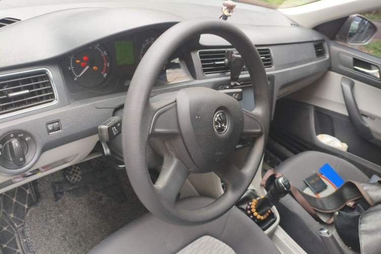 Used Skoda Rapid 2013 1.6L Manual Smart Selection Model Steering Wheel