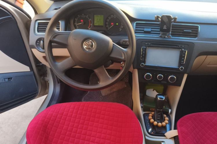 Used Skoda Rapid 2013 1.6L Automatic Smart Selection Model Steering Wheel