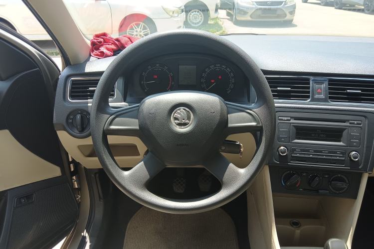 Used Skoda Rapid 2013 1.6L Manual Smart Selection Model Steering Wheel