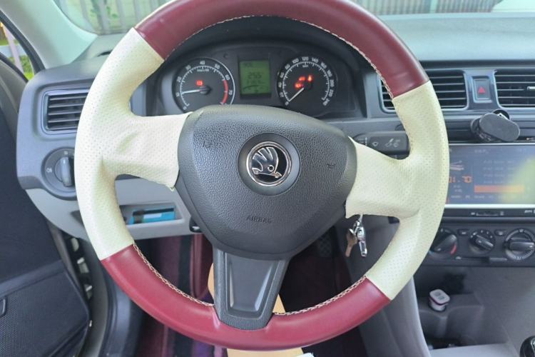 Used Skoda Rapid 2013 1.6L Manual Enjoyment Model Steering Wheel