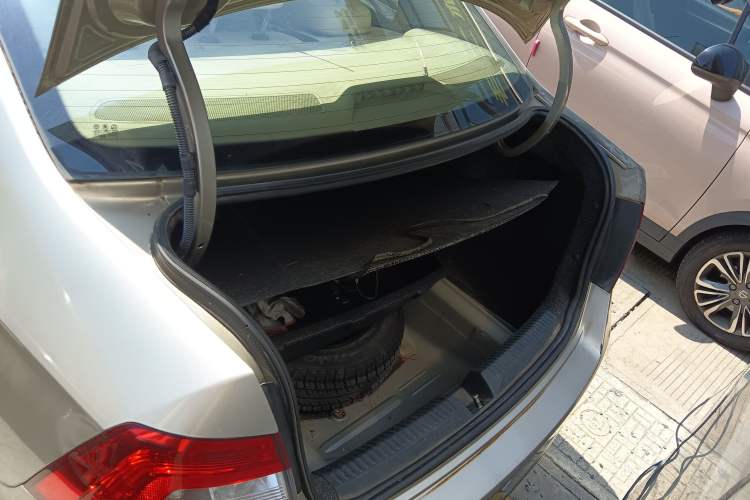 Used Skoda Rapid 2013 1.6L Manual Smart Selection Model Trunk