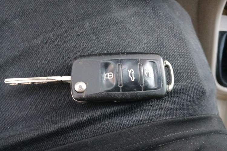 Used Skoda Rapid 2013 1.4L Manual Smart Selection Trim Vehicle Key