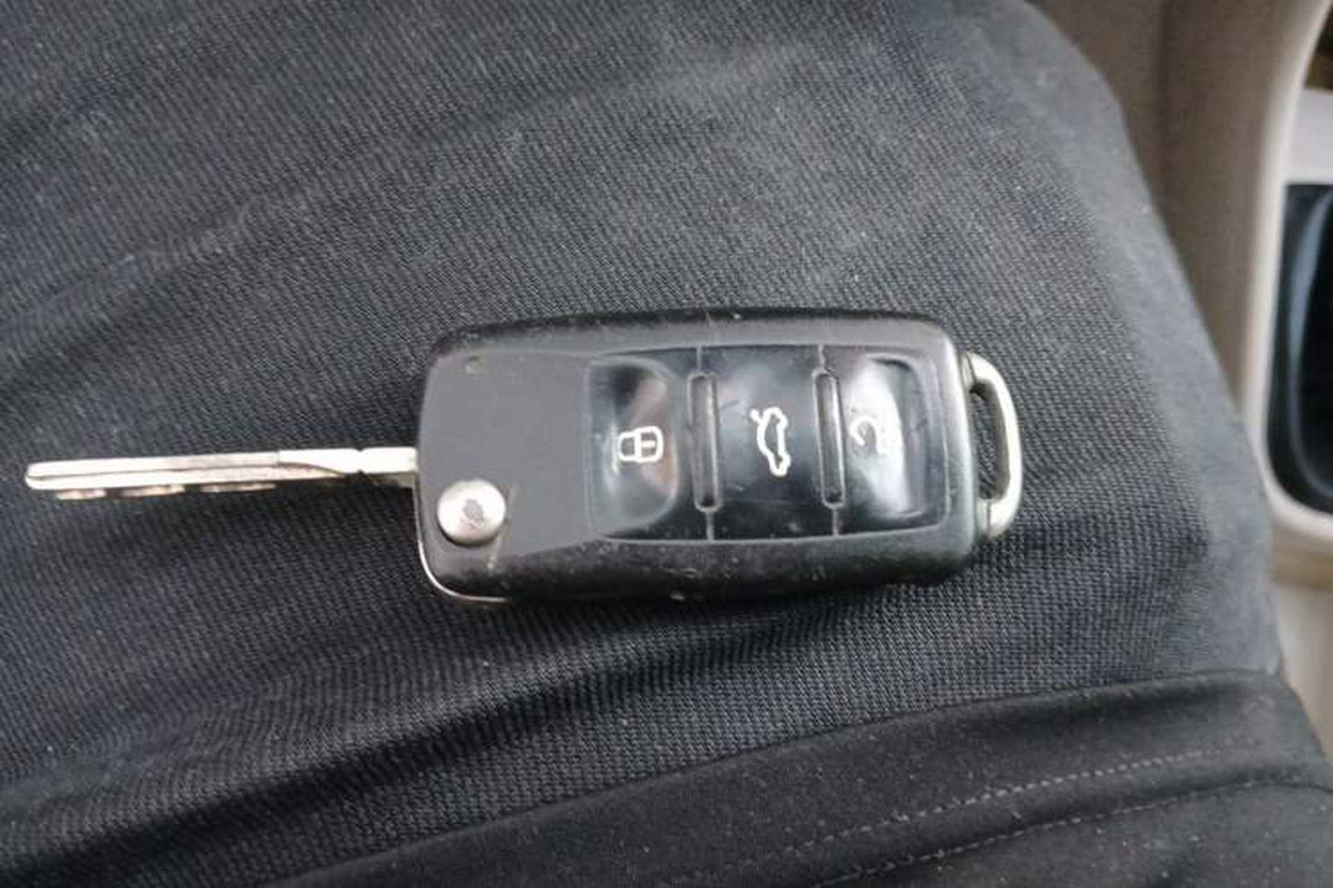 Used Skoda Rapid 2013 1.4L Manual Smart Selection Trim Vehicle Key