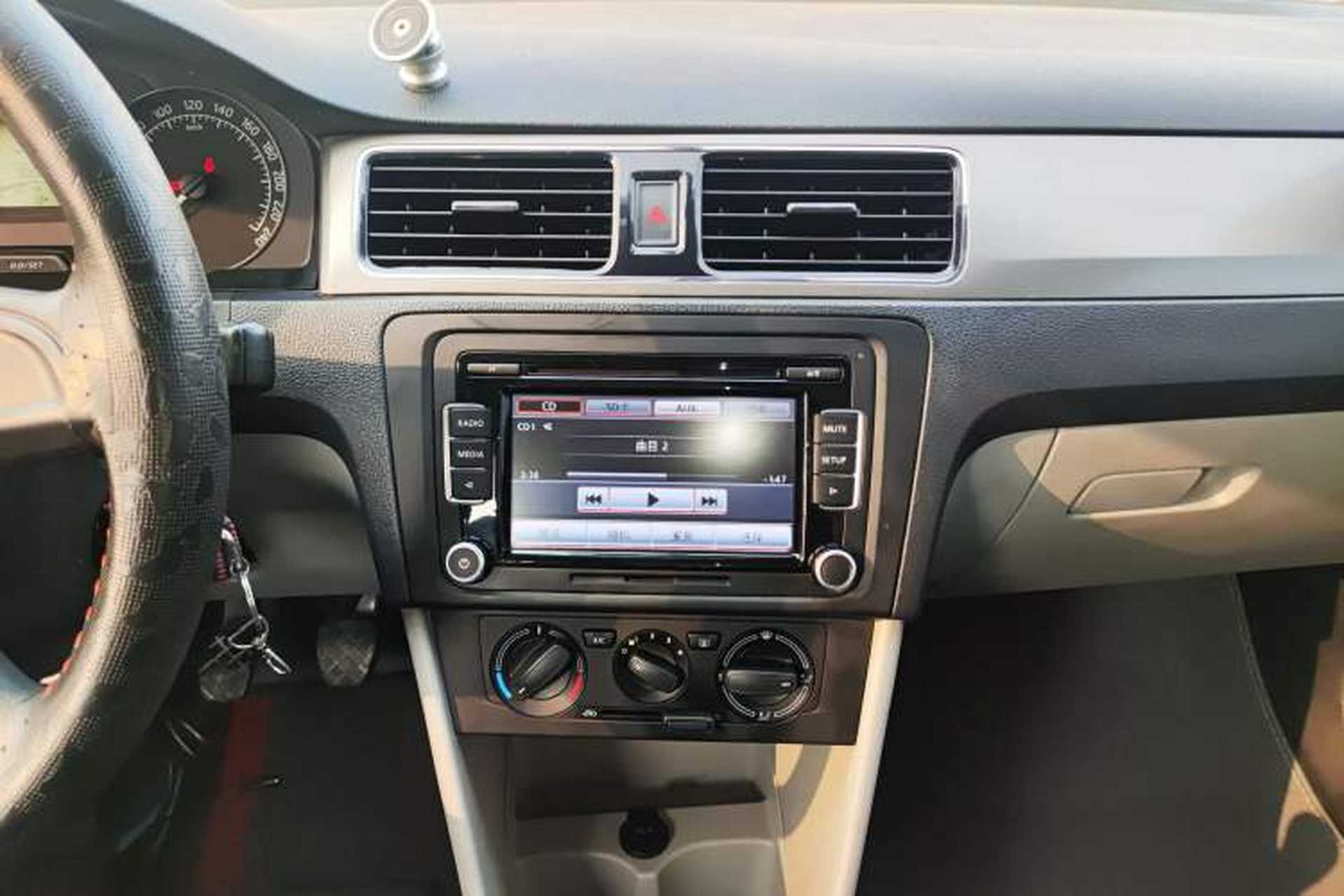 Used Skoda Rapid 2013 1.6L Manual Enjoyment Model Audio And AC Panel