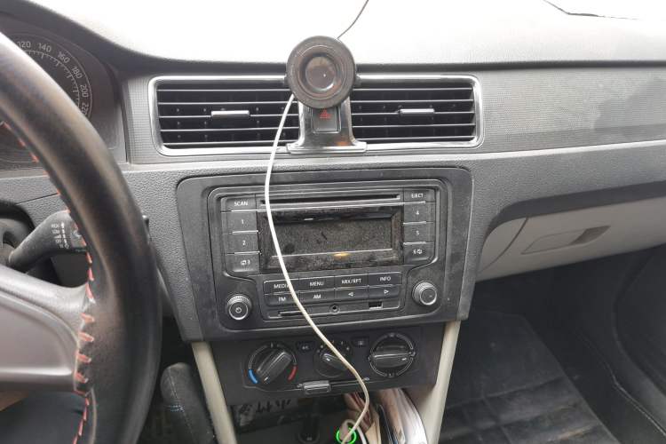 Used Skoda Rapid 2013 1.6L Manual Smart Selection Model Audio And AC Panel