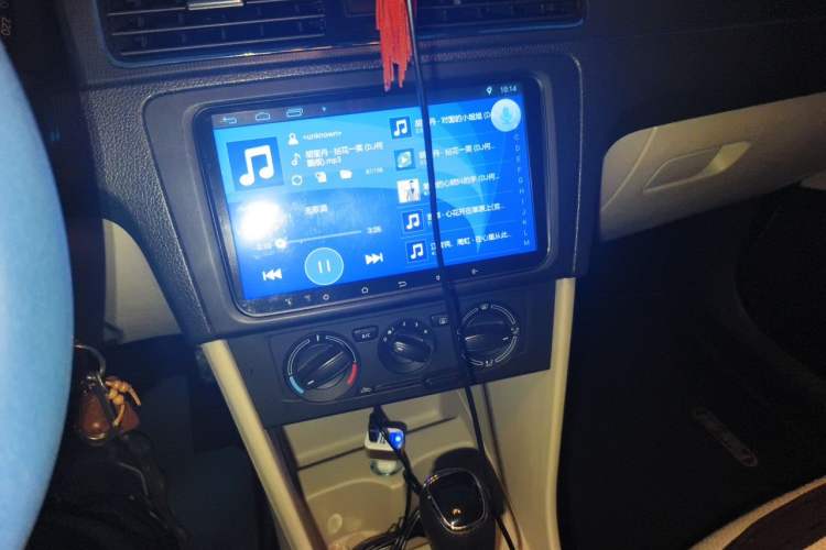 Used Skoda Rapid 2013 1.6L Automatic Smart Selection Model Audio And AC Panel