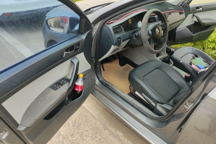 Used Skoda Rapid 2013 1.6L Manual Smart Selection Model Driver Seat