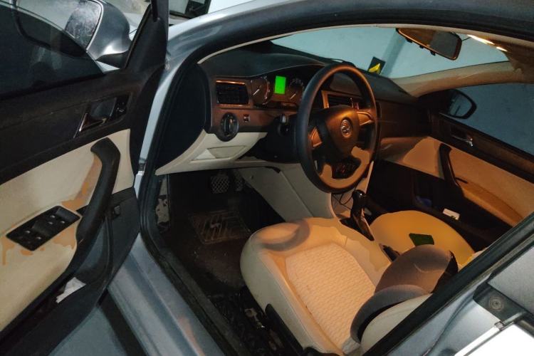 Used Skoda Rapid 2013 1.6L Automatic Smart Selection Model Driver Seat