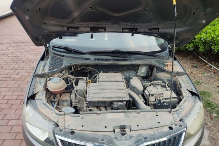 Used Skoda Rapid 2013 1.6L Automatic Smart Selection Model Engine Bay