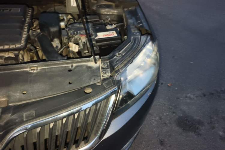 Used Skoda Rapid 2013 1.6L Automatic Smart Selection Model Engine Bay Left
