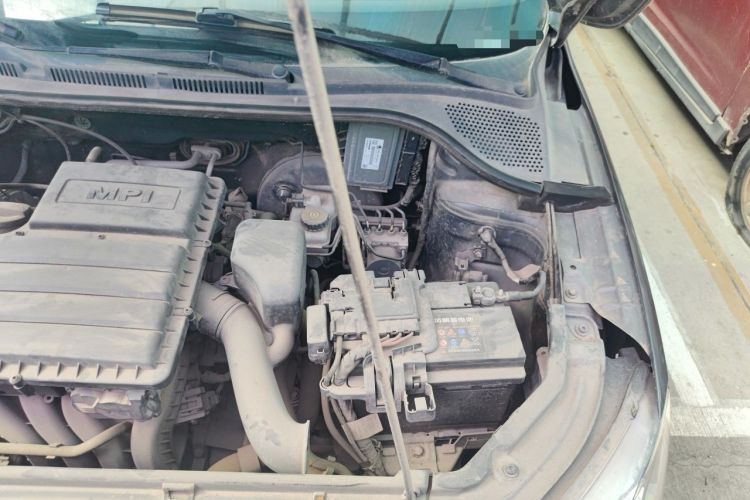 Used Skoda Rapid 2013 1.6L Manual Smart Selection Model Engine Bay Left