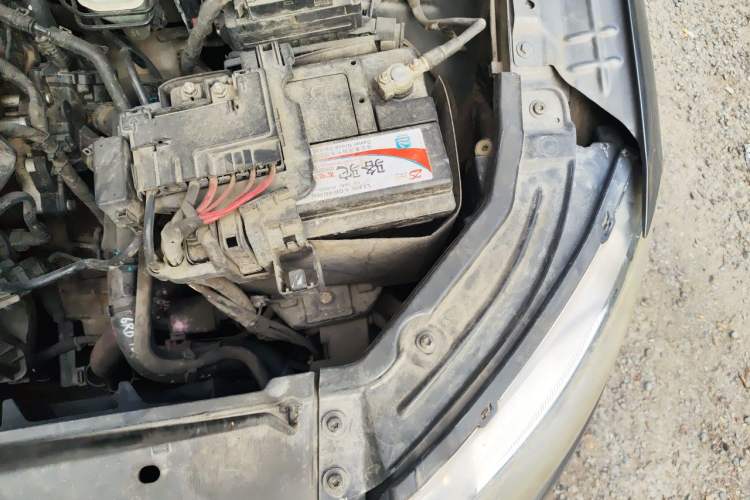 Used Skoda Rapid 2013 1.6L Automatic Smart Selection Model Engine Bay Left