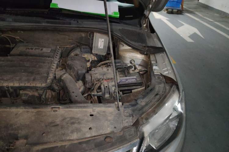 Used Skoda Rapid 2013 1.6L Automatic Smart Selection Model Engine Bay Left