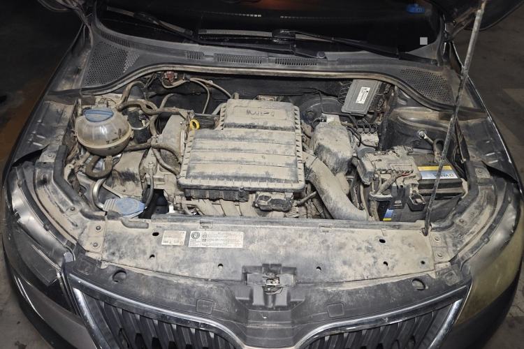 Used Skoda Rapid 2013 1.6L Manual Smart Selection Model Engine Bay