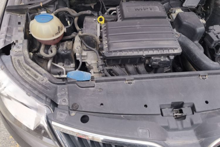 Used Skoda Rapid 2013 1.6L Manual Smart Selection Model Engine Bay Right