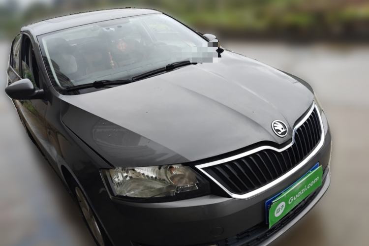 Used Skoda Rapid 2013 1.6L Automatic Smart Selection Model Front Right 45 Deg
