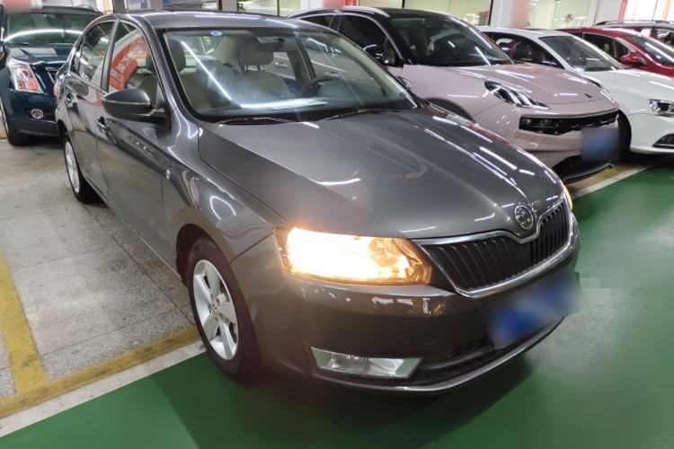 Used Skoda Rapid 2013 1.6L Automatic Smart Selection Model Front Right 45 Deg