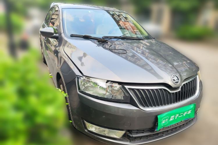 Used Skoda Rapid 2013 1.6L Automatic Smart Selection Model Front Right 45 Deg