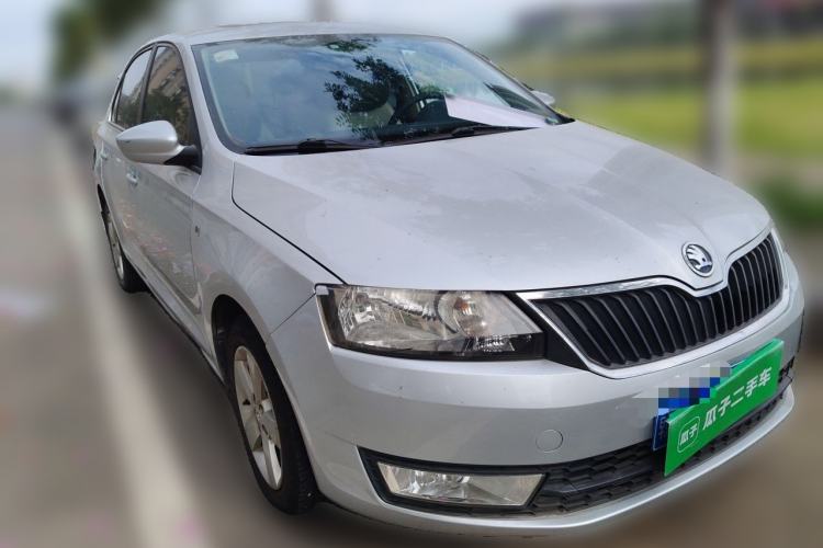 Used Skoda Rapid 2013 1.6L Automatic Smart Selection Model Front Right 45 Deg
