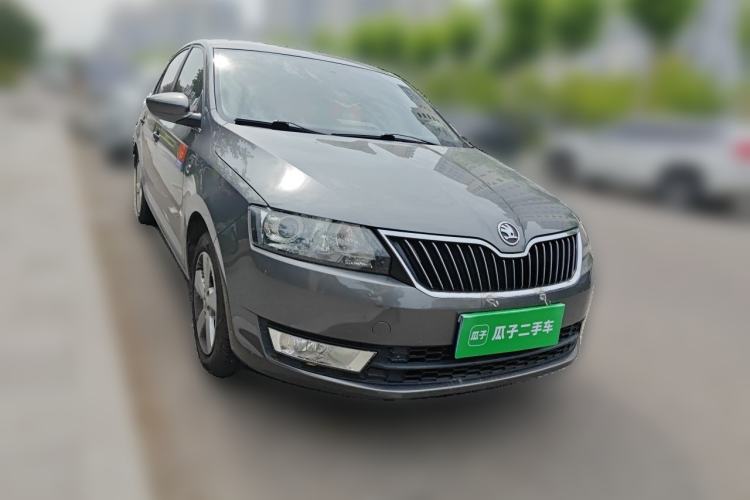Used Skoda Rapid 2013 1.6L Automatic Smart Selection Model Front Right 45 Deg
