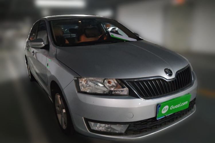 Used Skoda Rapid 2013 1.6L Automatic Smart Selection Model Front Right 45 Deg