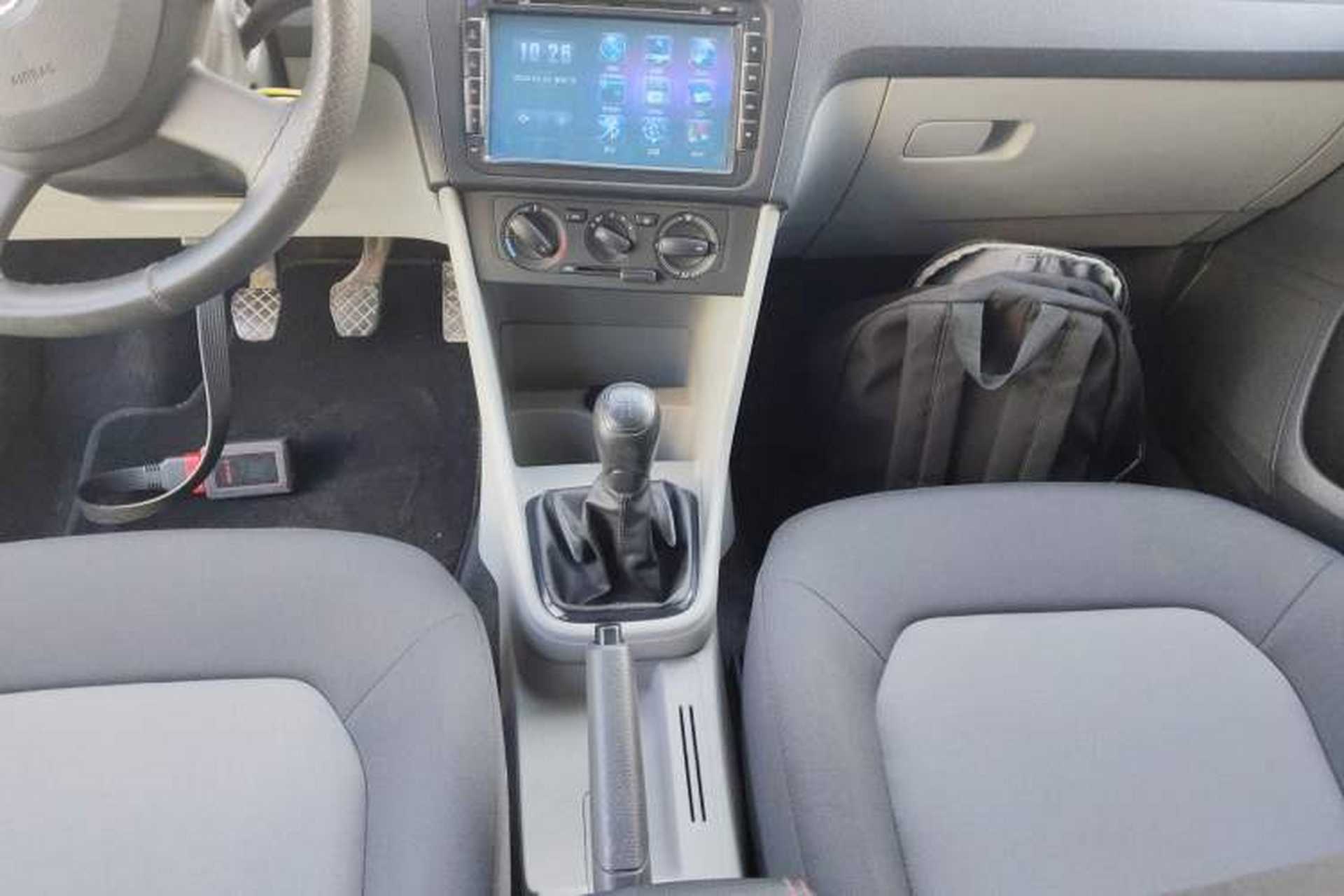 Used Skoda Rapid 2013 1.4L Manual Enjoyment Model Gear Lever