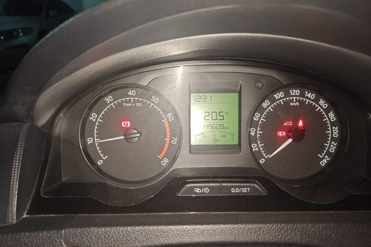 Used Skoda Rapid 2013 1.6L Manual Smart Selection Model Instrument Cluster