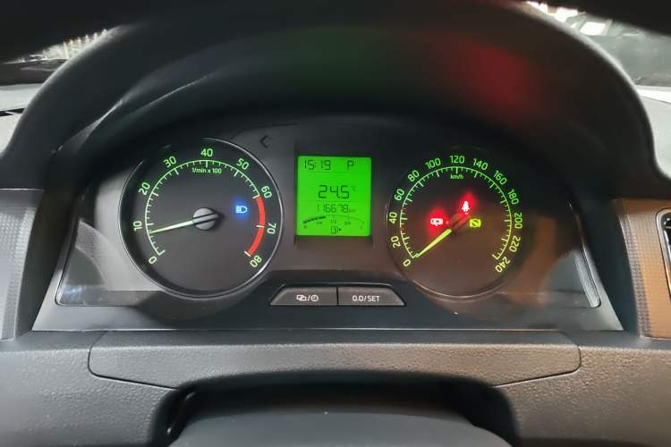 Used Skoda Rapid 2013 1.6L Automatic Smart Selection Model Instrument Cluster