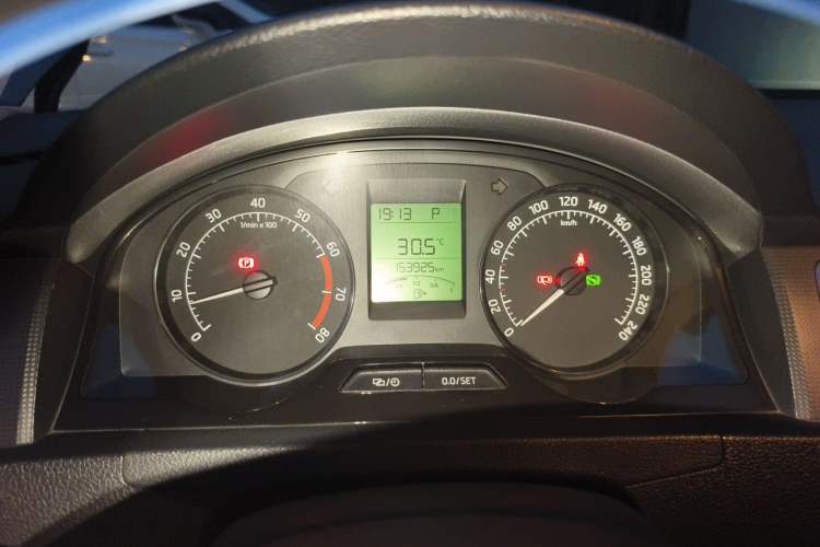 Used Skoda Rapid 2013 1.6L Automatic Smart Selection Model Instrument Cluster