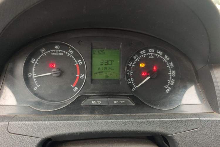 Used Skoda Rapid 2013 1.6L Manual Enjoyment Model Instrument Cluster