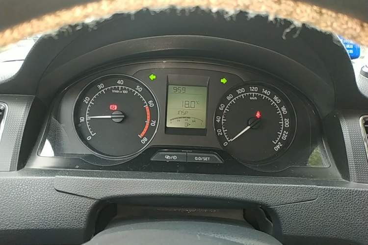 Used Skoda Rapid 2013 1.4L Manual Smart Selection Trim Instrument Cluster