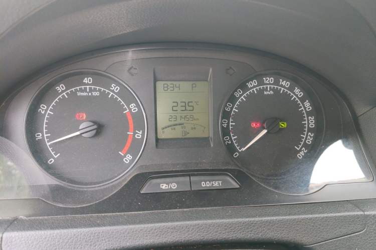 Used Skoda Rapid 2013 1.6L Automatic Smart Selection Model Instrument Cluster