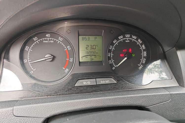 Used Skoda Rapid 2013 1.6L Automatic Smart Selection Model Instrument Cluster