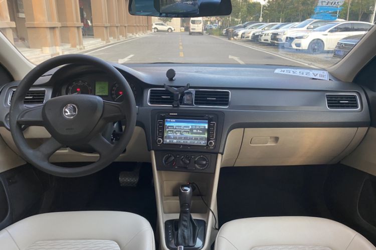 Used Skoda Rapid 2013 1.6L Automatic Smart Selection Model Interior 1