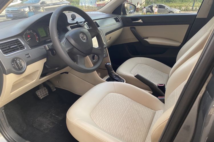 Used Skoda Rapid 2013 1.6L Automatic Smart Selection Model Interior 2