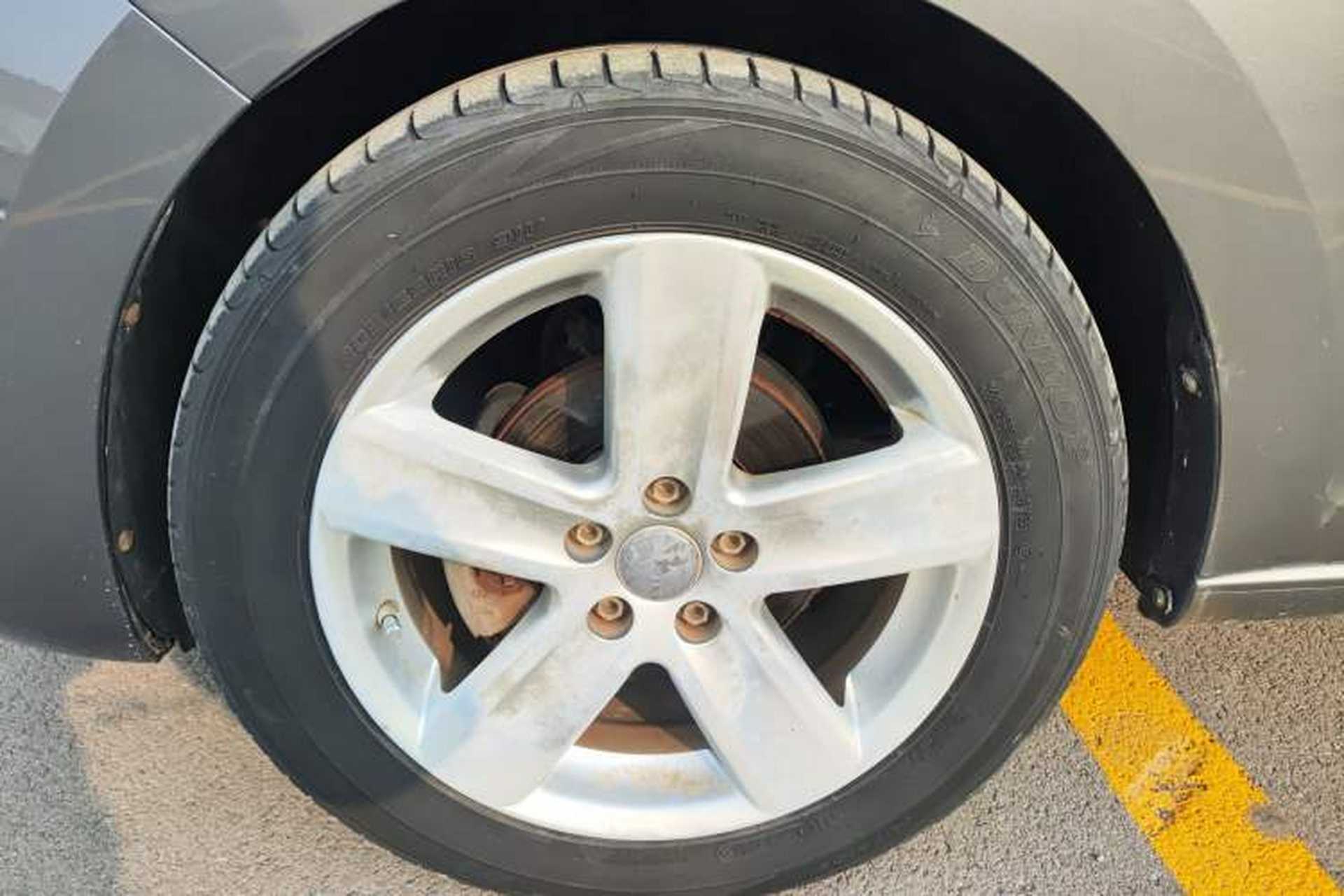 Used Skoda Rapid 2013 1.6L Manual Enjoyment Model Left Front Wheel Hub