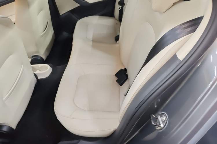 Used Skoda Rapid 2013 1.6L Automatic Smart Selection Model Left Rear Seat