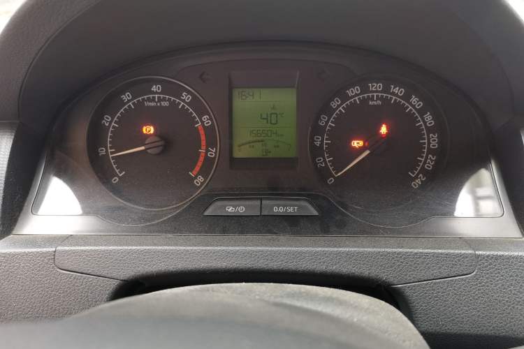 Used Skoda Rapid 2013 1.6L Manual Smart Selection Model Odometer Close Up