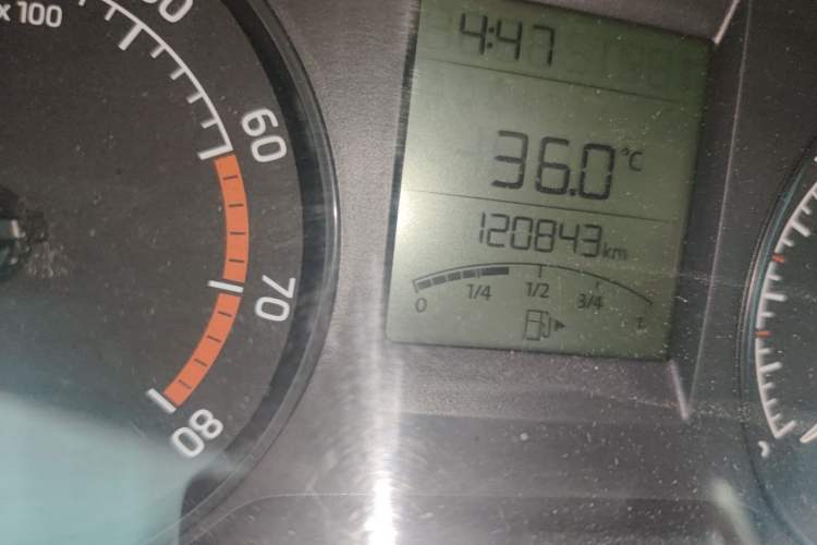 Used Skoda Rapid 2013 1.6L Manual Smart Selection Model Odometer Close Up